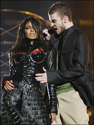 janet jackson breast. THEY LOOKING AT JANET JACKSON'S BREAST AGAIN!