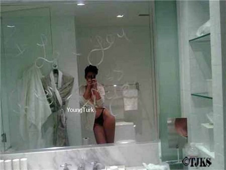 rihanna-exposedmain rihanna-exposedmain