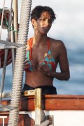 halle-berry-bikini-02 (2)