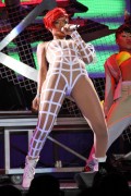 rihanna-touching-herself-01 (2)