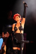 rihanna-touching-herself-01 (8)
